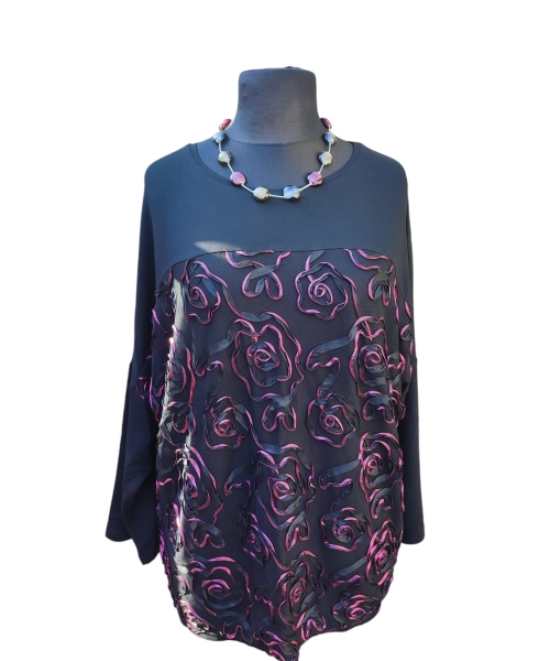 Wieczorowa czarna bluzka z koronką i haftowanymi kwiatami